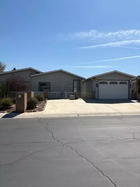 73701 Half Way Dr, Palm Desert, CA 92260