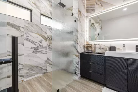 Bath - 49422 Jordan St, Indio, CA 92201 photo 5 of 8