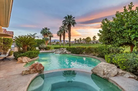 727 Arrowhead Dr, Palm Desert, CA 92211