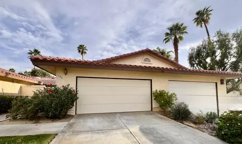 153 Willow Lake Dr, Palm Desert, CA 92260