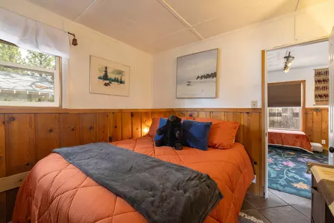 Bedroom - 40057 Forest Rd, Big Bear Lake, CA 92315 photo 2 of 3