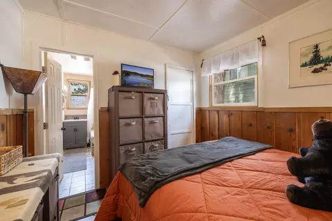 Bedroom - 40057 Forest Rd, Big Bear Lake, CA 92315 photo 1 of 3