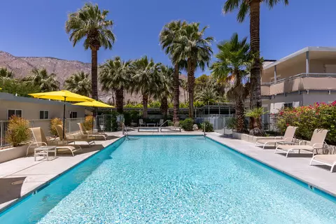 155 W Hermosa Pl, Palm Springs, CA 92262