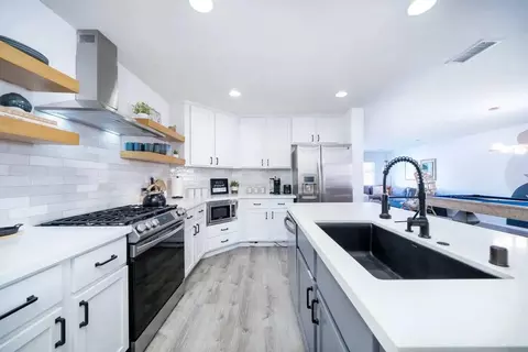 Kitchen - 42873 Della Pl, Indio, CA 92203 photo 2 of 2