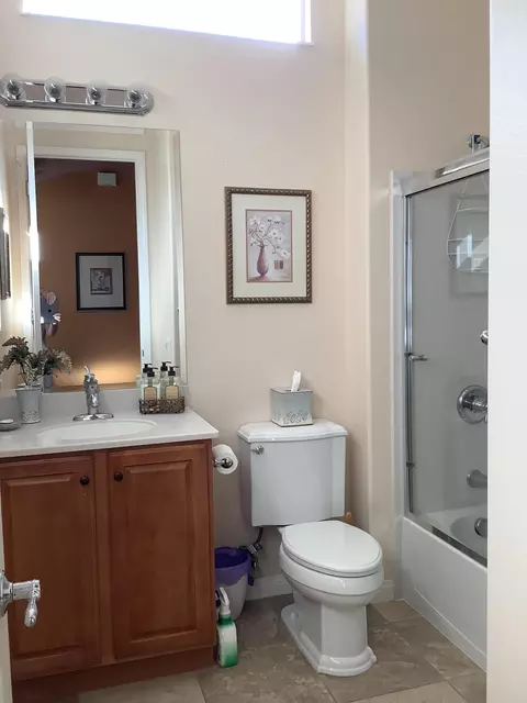 Bath - 81901 Avenida Dulce, Indio, CA 92203 photo 2 of 2