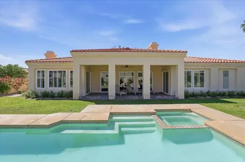62 Laken Ln, Palm Desert, CA 92211