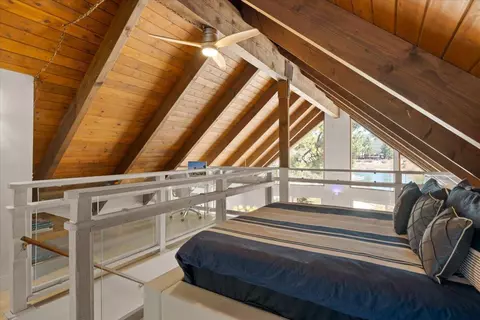 Bedroom - 39820 Lakeview Dr, Big Bear Lake, CA 92315 photo 8 of 8