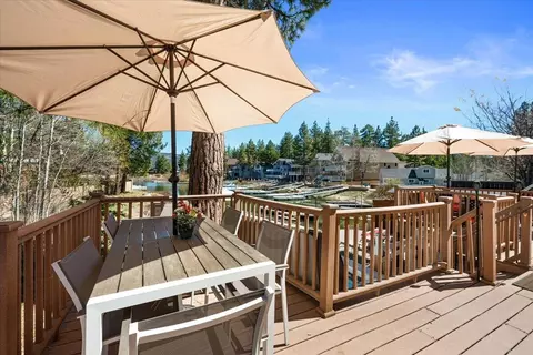 Exterior - 39820 Lakeview Dr, Big Bear Lake, CA 92315 photo 2 of 14