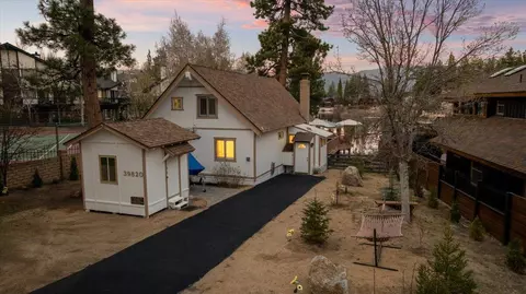 Exterior - 39820 Lakeview Dr, Big Bear Lake, CA 92315 photo 12 of 14