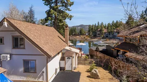 Exterior - 39820 Lakeview Dr, Big Bear Lake, CA 92315 photo 9 of 14