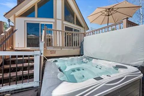 Exterior - 39820 Lakeview Dr, Big Bear Lake, CA 92315 photo 4 of 14