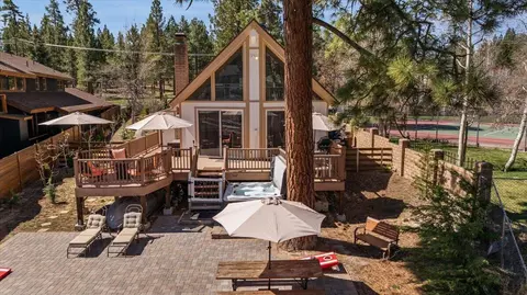 Exterior - 39820 Lakeview Dr, Big Bear Lake, CA 92315 photo 10 of 14