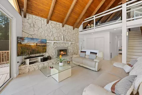 Living - 39820 Lakeview Dr, Big Bear Lake, CA 92315 photo 3 of 4