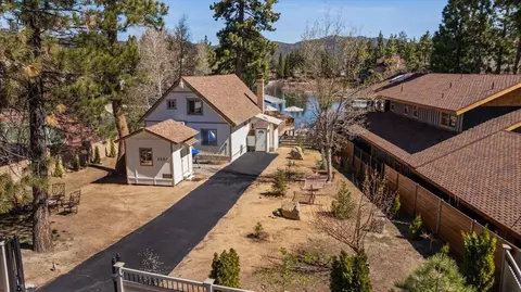 Exterior - 39820 Lakeview Dr, Big Bear Lake, CA 92315 photo 7 of 14