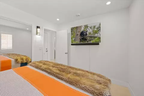 Bedroom - 39820 Lakeview Dr, Big Bear Lake, CA 92315 photo 6 of 8