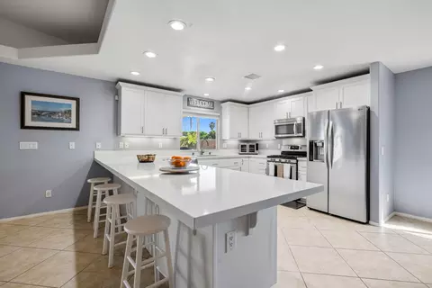 27250 Nortada Dr, Cathedral City, CA 92234