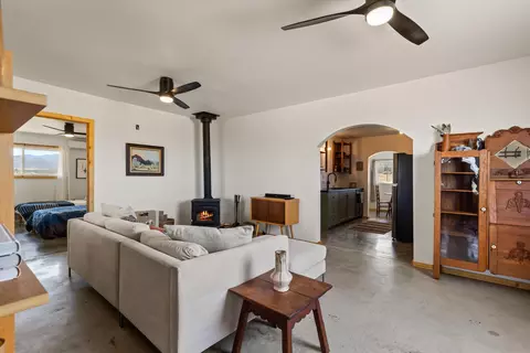 Living - 822 Inca Trl, Yucca Valley, CA 92284 photo 3 of 4