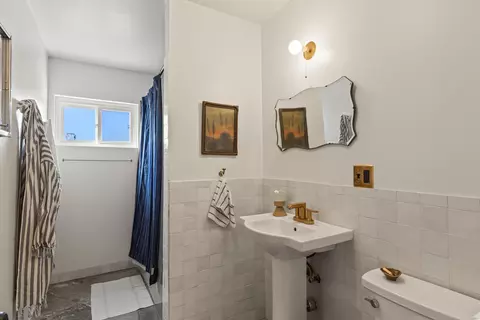Bath - 822 Inca Trl, Yucca Valley, CA 92284 photo 1 of 1