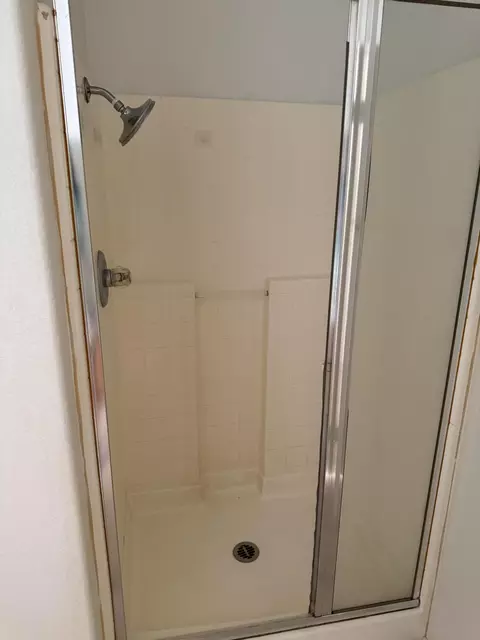 Bath - 47395 Monroe St, Indio, CA 92201 photo 2 of 4