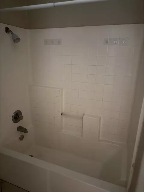 Bath - 47395 Monroe St, Indio, CA 92201 photo 4 of 4