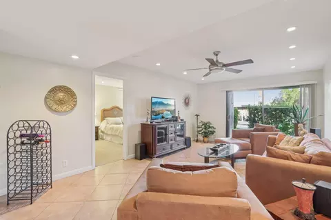 1050 E Ramon Rd, Palm Springs, CA 92264