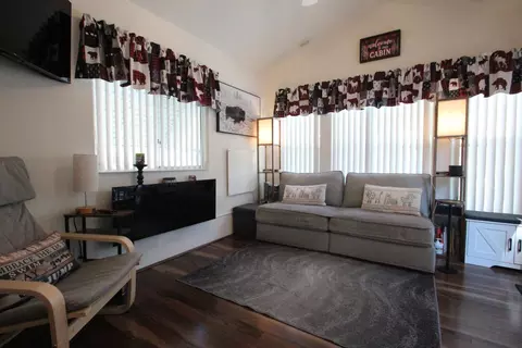 475 Thrush Dr, Big Bear Lake, CA 92315 photo 3