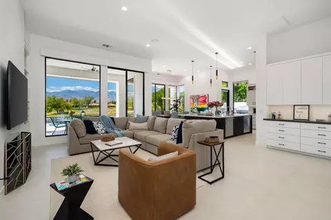 194 Loch Lomond Rd, Rancho Mirage, CA 92270