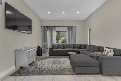 5803 Los Santos Dr, Palm Springs, CA 92264