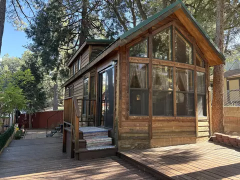 52901 Pine Cove Rd, Idyllwild, CA 92549