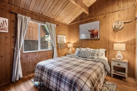 Bedroom - 513 Elysian Blvd, Big Bear City, CA 92314 photo 2 of 4