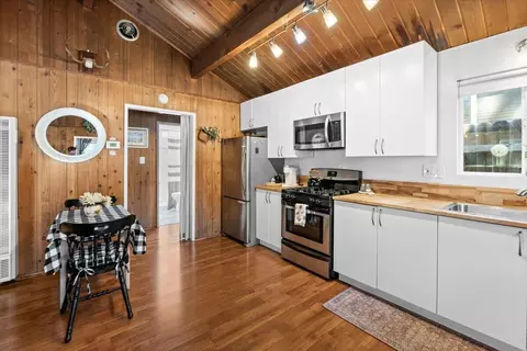Kitchen - 513 Elysian Blvd, Big Bear City, CA 92314 photo 1 of 5