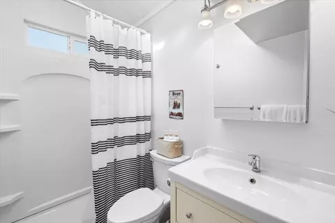 Bath - 513 Elysian Blvd, Big Bear City, CA 92314 photo 1 of 2