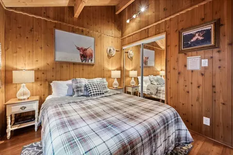 Bedroom - 513 Elysian Blvd, Big Bear City, CA 92314 photo 3 of 4