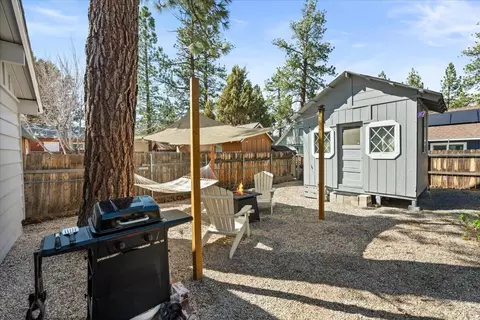 Exterior - 513 Elysian Blvd, Big Bear City, CA 92314 photo 5 of 8