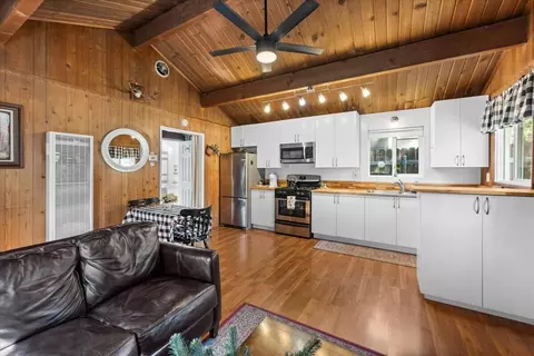 Kitchen - 513 Elysian Blvd, Big Bear City, CA 92314 photo 5 of 5