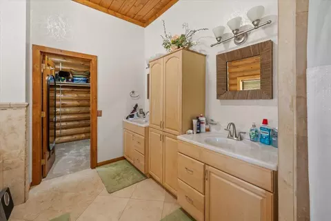 Bath - 1925 Baldwin Lake Rd, Big Bear City, CA 92314 photo 1 of 4