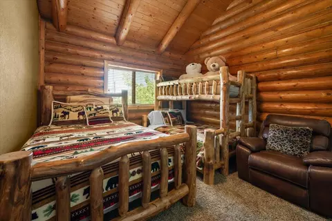 Bedroom - 1925 Baldwin Lake Rd, Big Bear City, CA 92314 photo 5 of 10