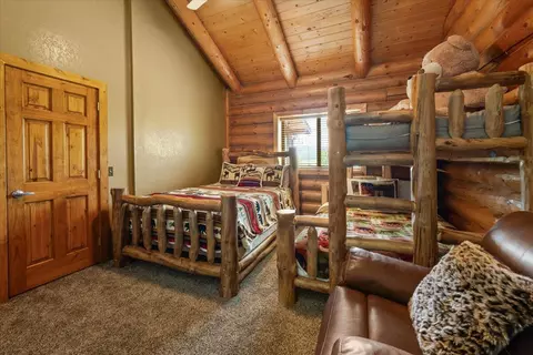 Bedroom - 1925 Baldwin Lake Rd, Big Bear City, CA 92314 photo 6 of 10