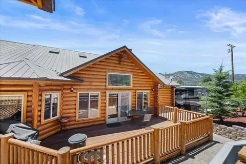 Exterior - 1925 Baldwin Lake Rd, Big Bear City, CA 92314 photo 4 of 7