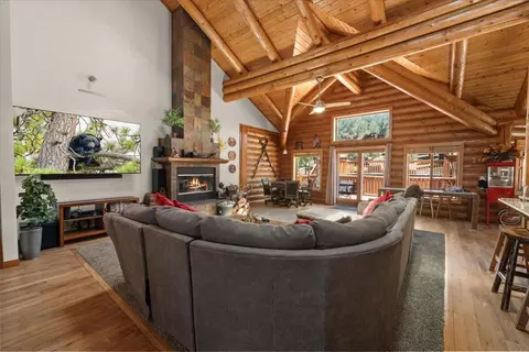 Living - 1925 Baldwin Lake Rd, Big Bear City, CA 92314 photo 3 of 6