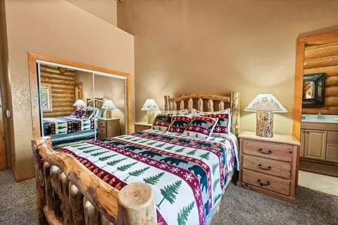 Bedroom - 1925 Baldwin Lake Rd, Big Bear City, CA 92314 photo 9 of 10