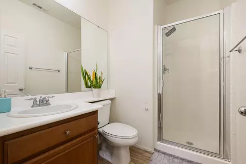 Bath - 37481 Coventry St, Indio, CA 92203 photo 5 of 5