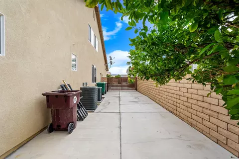 Exterior - 37481 Coventry St, Indio, CA 92203 photo 12 of 13
