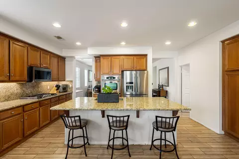 Kitchen - 37481 Coventry St, Indio, CA 92203 photo 4 of 6