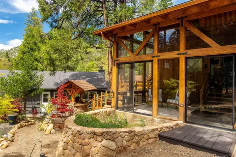 25106 Rim Rock Rd, Idyllwild, CA 92549
