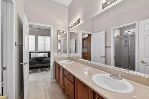 Bath - 80610 Prestwick Pl, Indio, CA 92201 photo 2 of 7