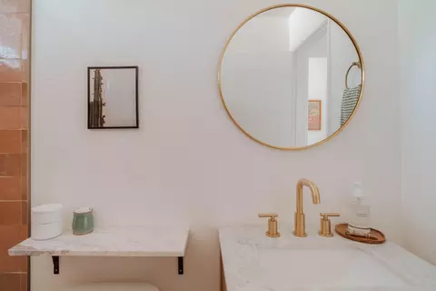 Bath - 7092 Mohawk Trl, Yucca Valley, CA 92284 photo 2 of 3
