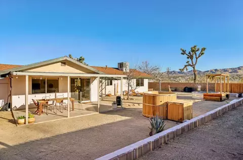 Exterior - 7092 Mohawk Trl, Yucca Valley, CA 92284 photo 5 of 12