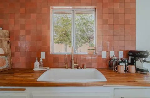 Kitchen - 7092 Mohawk Trl, Yucca Valley, CA 92284 photo 4 of 5