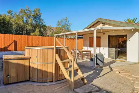 Exterior - 7092 Mohawk Trl, Yucca Valley, CA 92284 photo 6 of 12